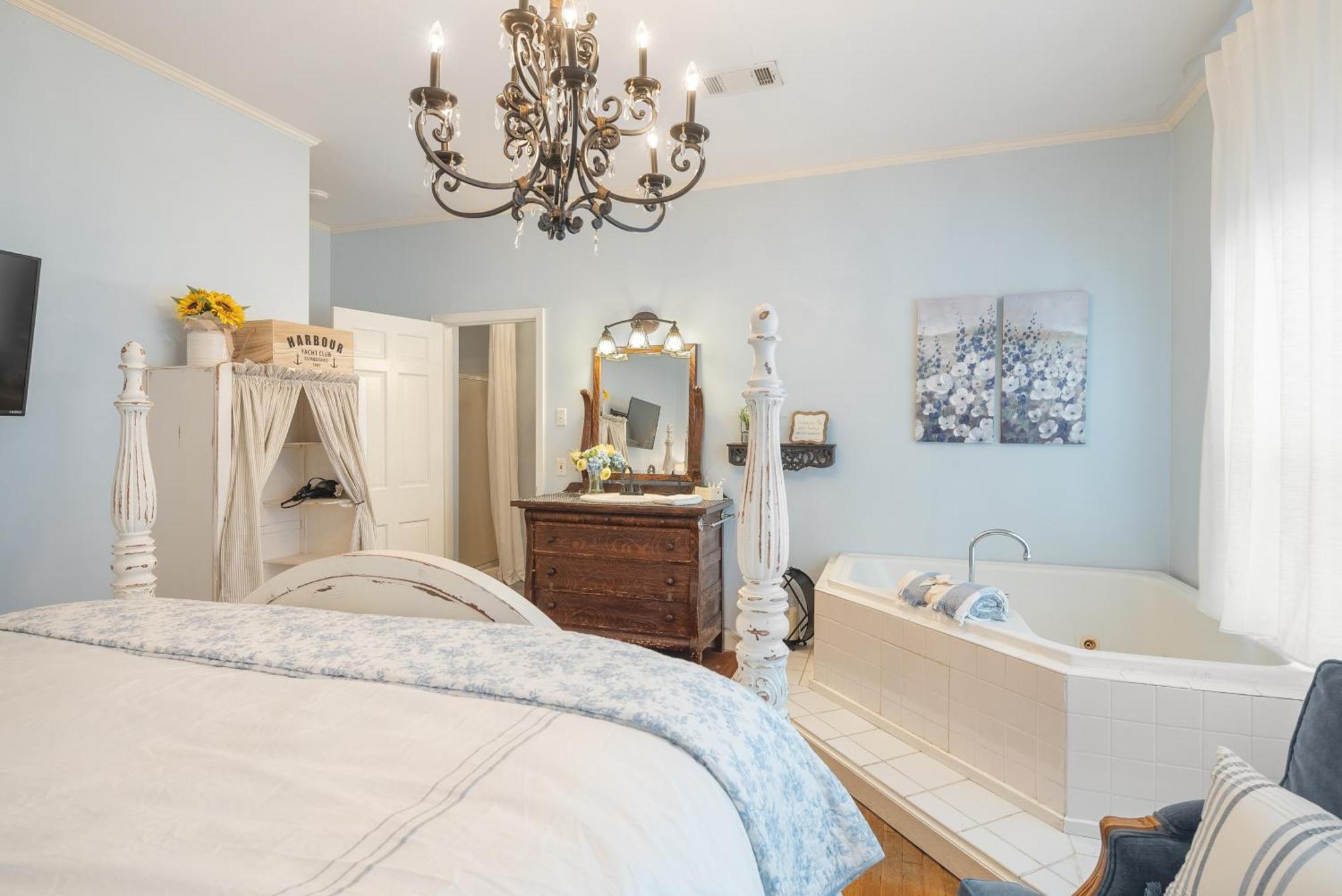 Beland Mansion-Blue Jay Suite! Fort Smith Εξωτερικό φωτογραφία